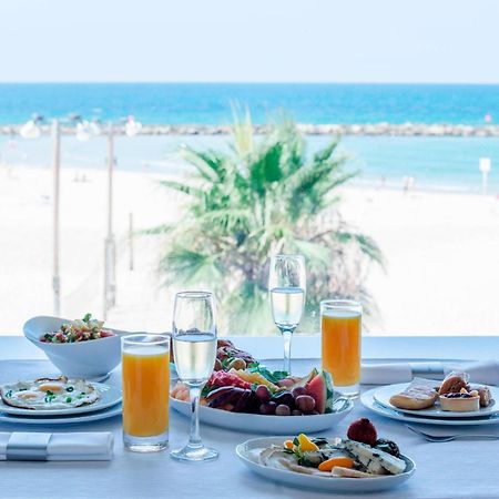 Renaissance Tel Aviv Hotel Экстерьер фото