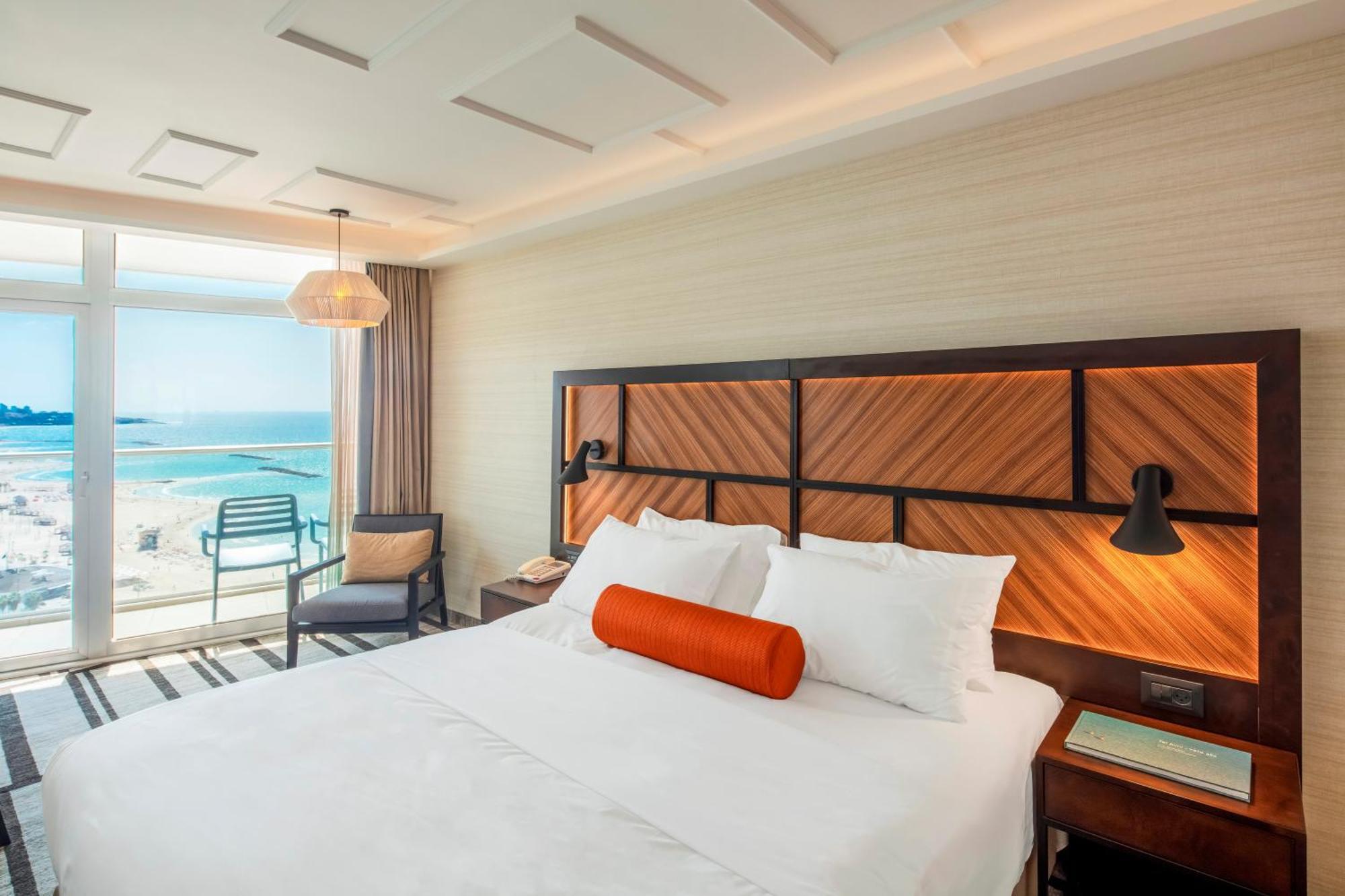 Renaissance Tel Aviv Hotel Экстерьер фото