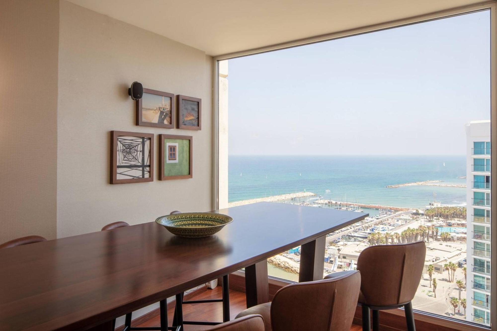 Renaissance Tel Aviv Hotel Экстерьер фото