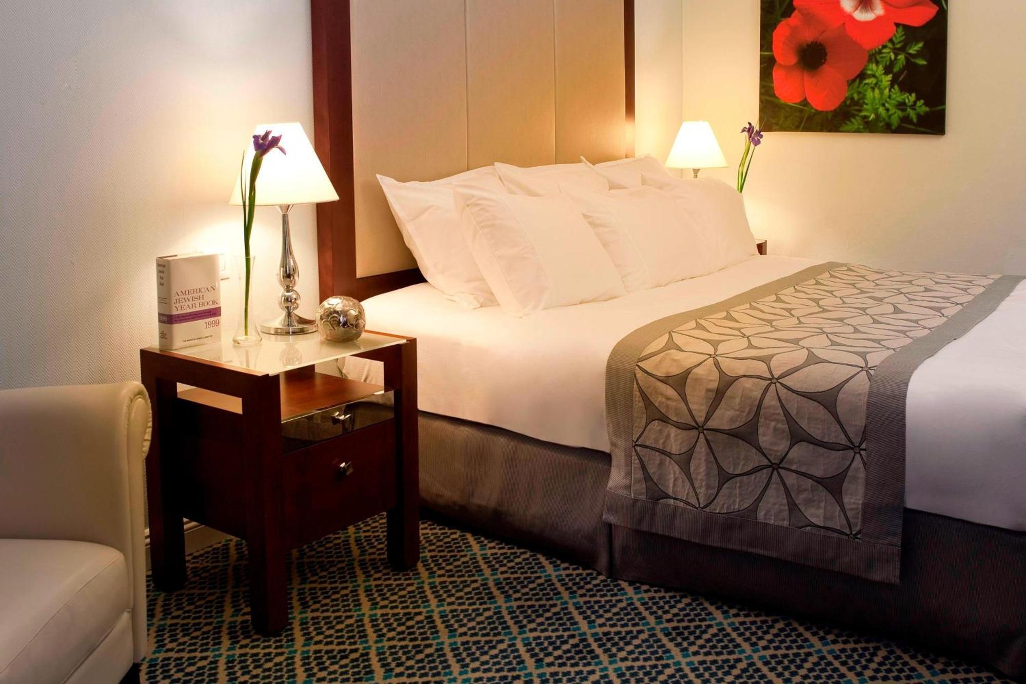 Renaissance Tel Aviv Hotel Экстерьер фото